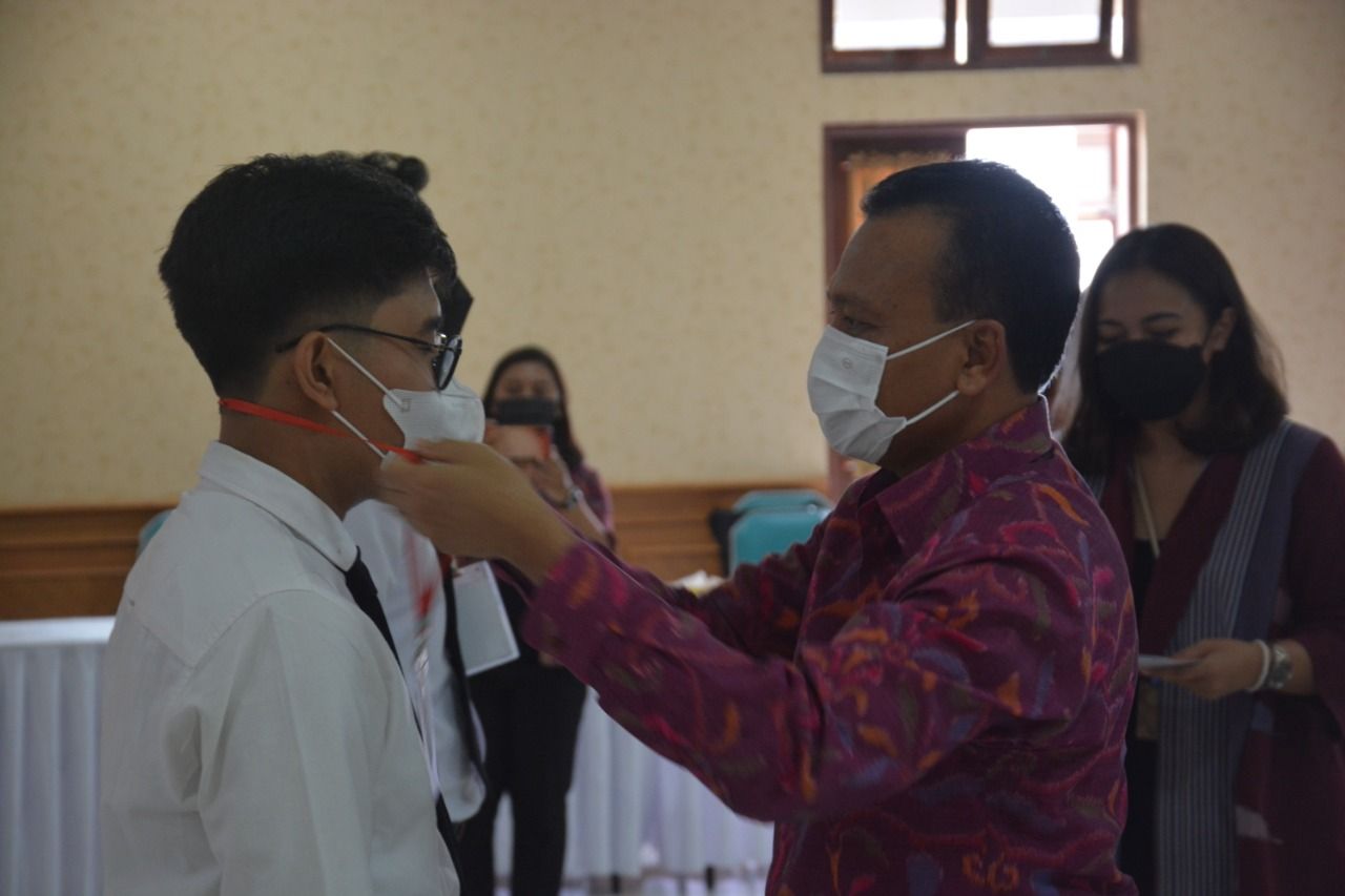 podiumnews.com-Dewa Indra Harap PNS Baru Jadi Trendsetter di Lingkungan Kerja